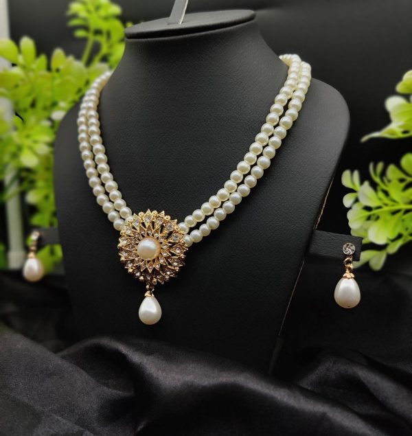 Imported Radiant Double-layered Pearl Necklace With Golden|