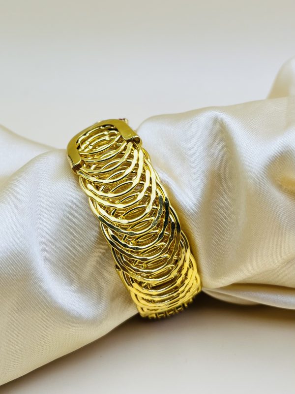 Oval Crystal Adjustable Bracelet – Elegant & Versatile