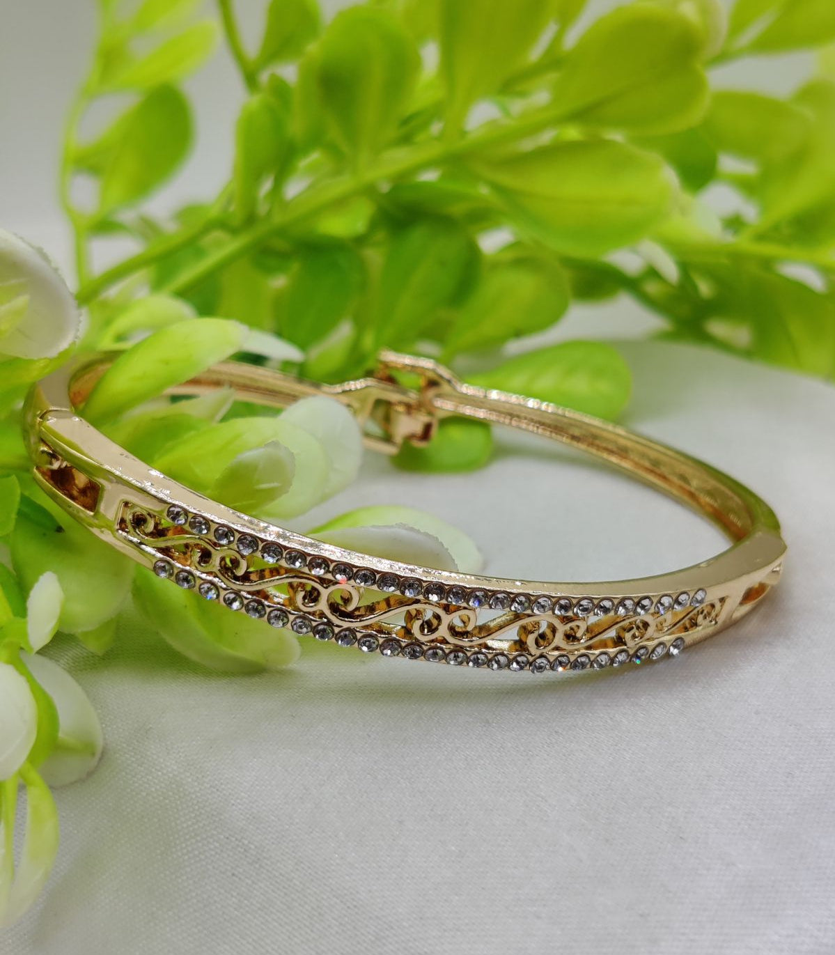 Imported Intricately Crafted Adjustable Bracelet With Elegant Design