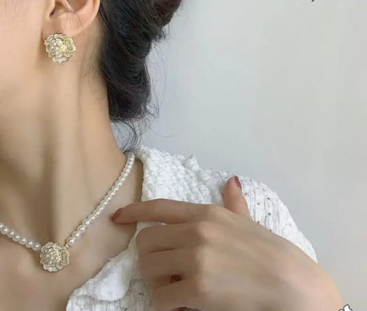 Elegant Flower Design Pearl Stone Set / Necklace/ Earrings /braclet