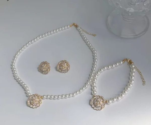 Elegant Flower Design Pearl Stone Set / Necklace/ Earrings /braclet